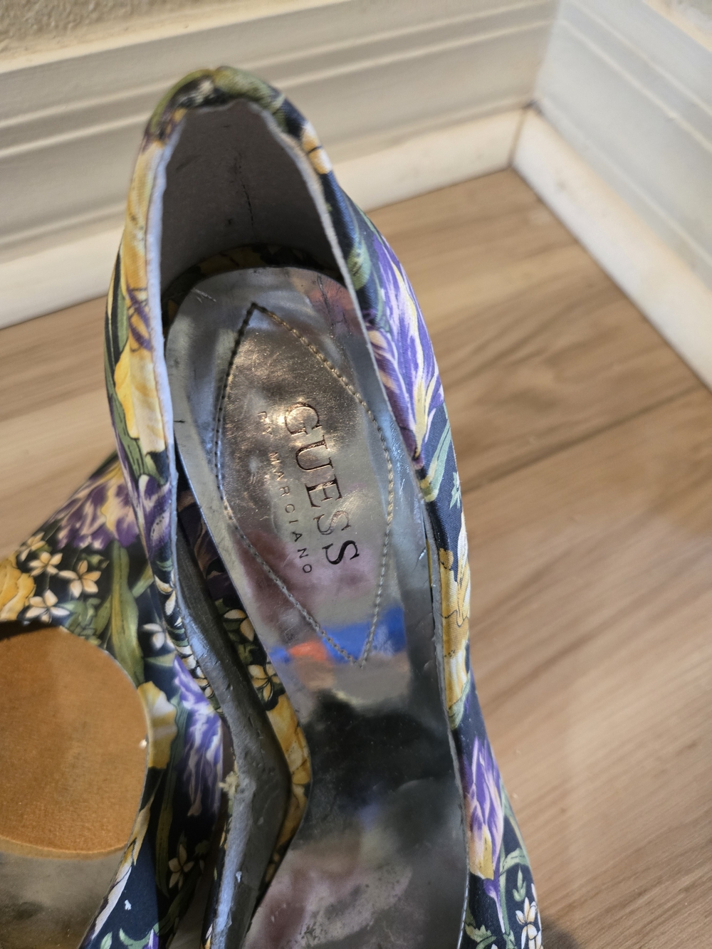 GUESS Floral Pointed-Toe Pumps in Multi-Color - Picture 2 of 6